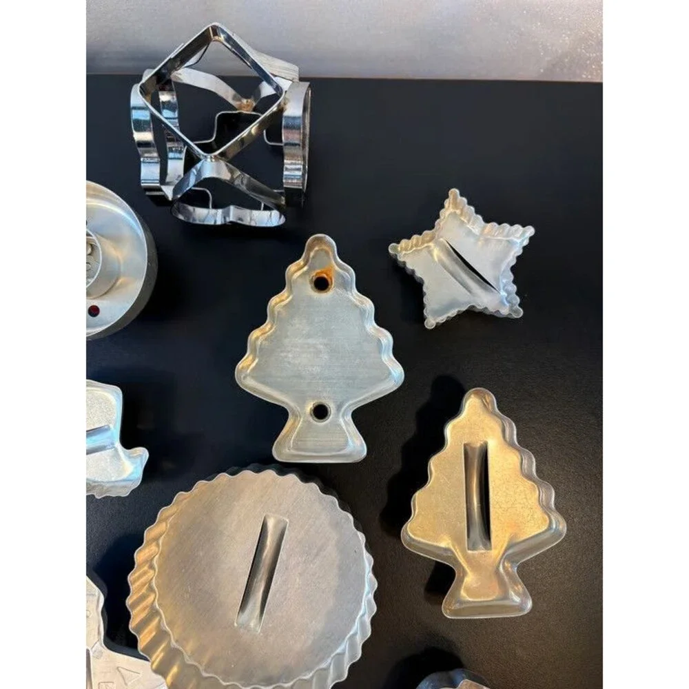 Vintage Aluminum Cookie Cutter Lot Gingerbread Man Star Bell Holly Reindeer
